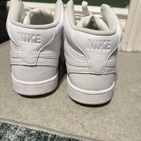 White Nike - Picture 4 of 5